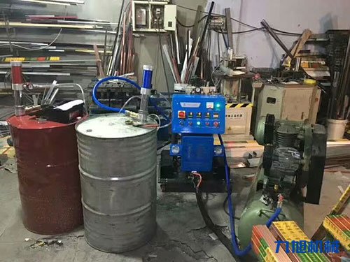 浙江聚氨酯發泡機(圖1) 湖南外墻保溫工程聚氨酯設備施工案例